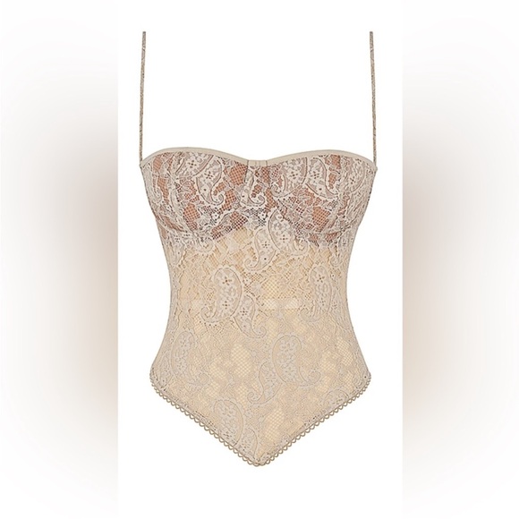 SOLD— STILL ONLINE NWT Fernanda Cream Paisley Lace Top- M Plus - Picture 4 of 8